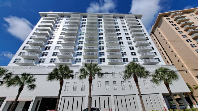 2 of 19 - 427 Golden Isles Dr 5h, Hallandale Beach, FL