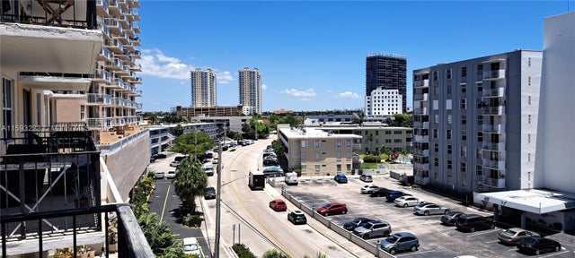 4 of 19 - 427 Golden Isles Dr 5h, Hallandale Beach, FL