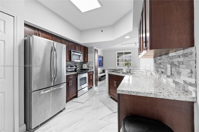 1 of 30 - 3105 Ne 184th St 7305, Aventura, FL