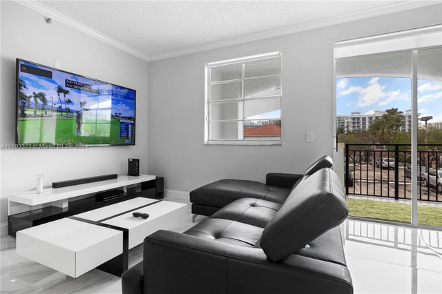 3 of 30 - 3105 Ne 184th St 7305, Aventura, FL