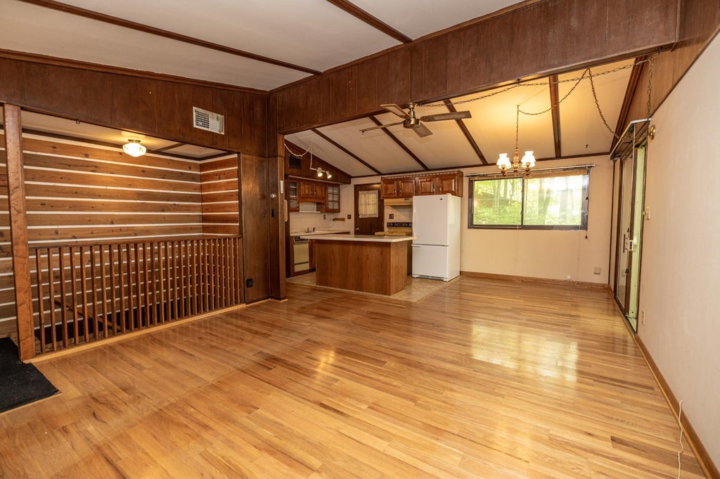 8473 Squirrel Lk Rd, Minocqua MLS 206995