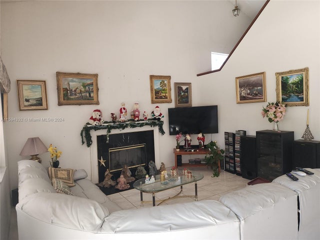 3 of 35 - 7309 Yardley Way, Other City - In The State Of Florida, FL