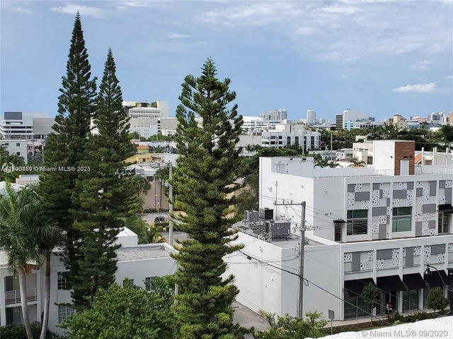 4 of 24 - 1345 West Ave 702, Miami Beach, FL