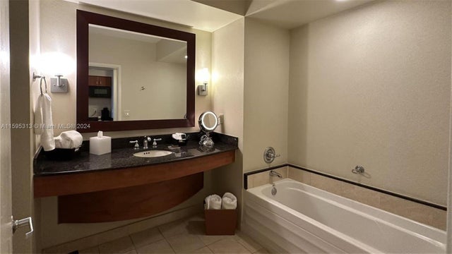 3 of 14 - 18001 Collins Ave 2607, Sunny Isles Beach, FL
