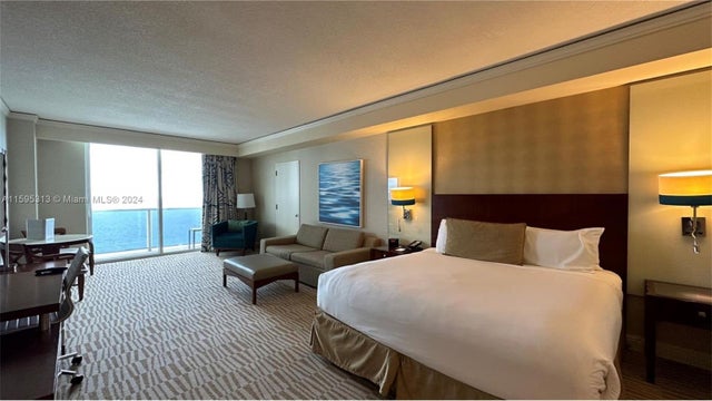 5 of 14 - 18001 Collins Ave 2607, Sunny Isles Beach, FL