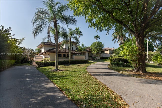 4 of 27 - 8001 Los Pinos Blvd, Coral Gables, FL