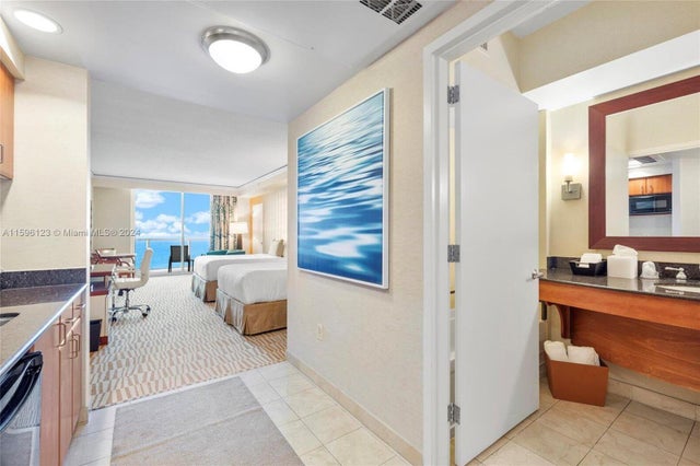 4 of 15 - 18001 Collins Ave 1710, Sunny Isles Beach, FL