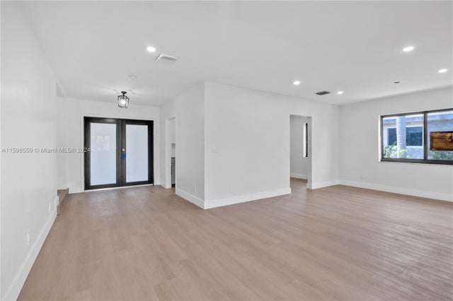 5 of 19 - 330 Sw 29th Ave, Fort Lauderdale, FL