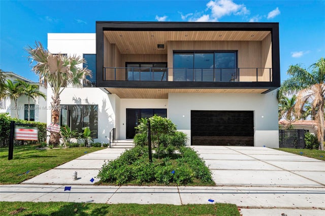 1 of 34 - 13080 N Bayshore Dr, North Miami, FL