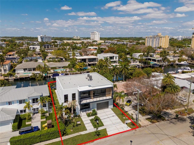 2 of 34 - 13080 N Bayshore Dr, North Miami, FL
