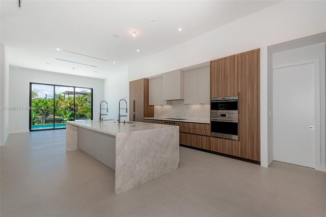 4 of 34 - 13080 N Bayshore Dr, North Miami, FL