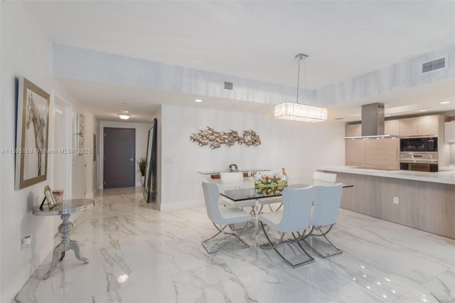 4 of 46 - 17111 Biscayne Blvd 2303, North Miami Beach, FL