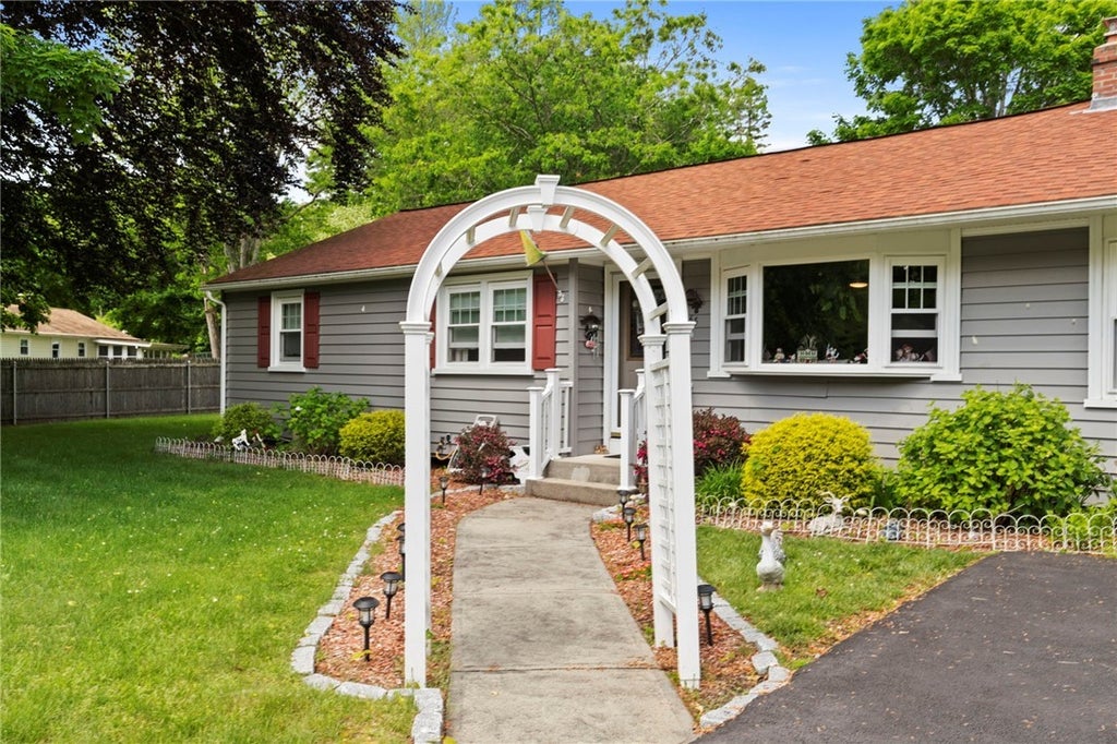 65 Casperson Ave, North Kingstown Property Listing MLS® 1360226