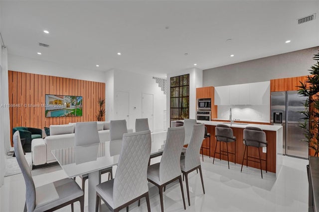 2 of 40 - 1801 Ne 13th St 1819, Fort Lauderdale, FL