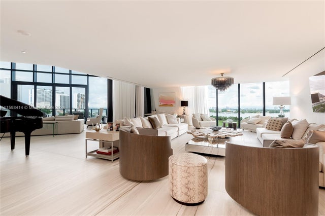 4 of 30 - 1000 Biscayne Blvd Th-1002, Miami, FL