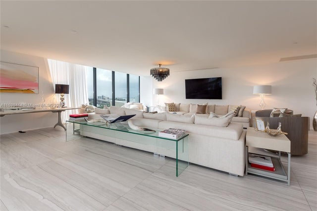 5 of 30 - 1000 Biscayne Blvd Th-1002, Miami, FL