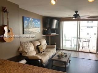 4 of 32 - 345 Ocean Dr 714, Miami Beach, FL