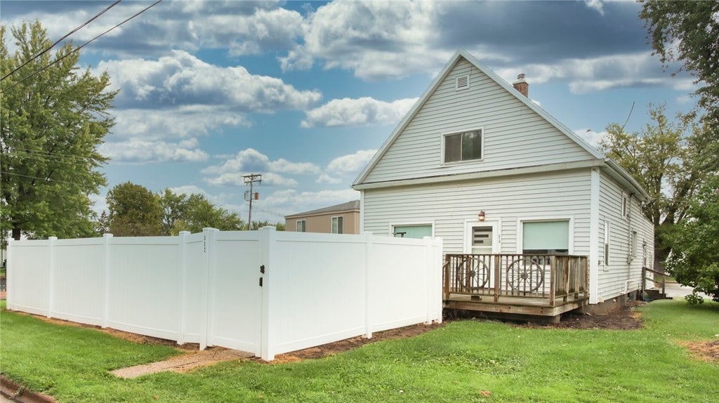 312 N 3rd Street, Abbotsford