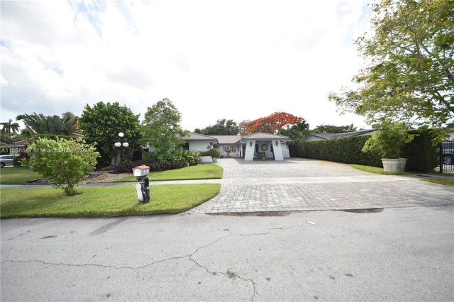 2 of 83 - 3024 Sw 98th Ct, Miami, FL