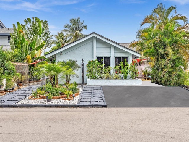 3 of 77 - 3960 Sw 84th Ter, Davie, FL