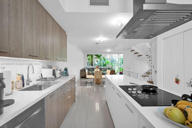 3 of 22 - 1000 99th St 14, Bay Harbor Islands, FL