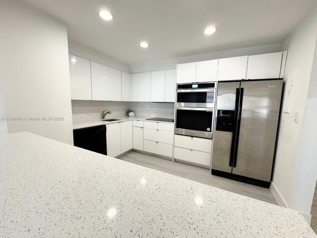 2 of 48 - 18151 Ne 31st Ct 1404, Aventura, FL