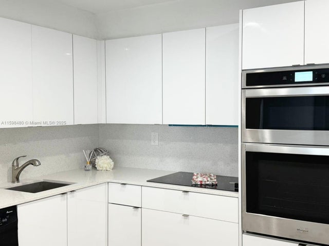 4 of 48 - 18151 Ne 31st Ct 1404, Aventura, FL