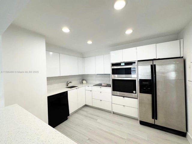 5 of 48 - 18151 Ne 31st Ct 1404, Aventura, FL