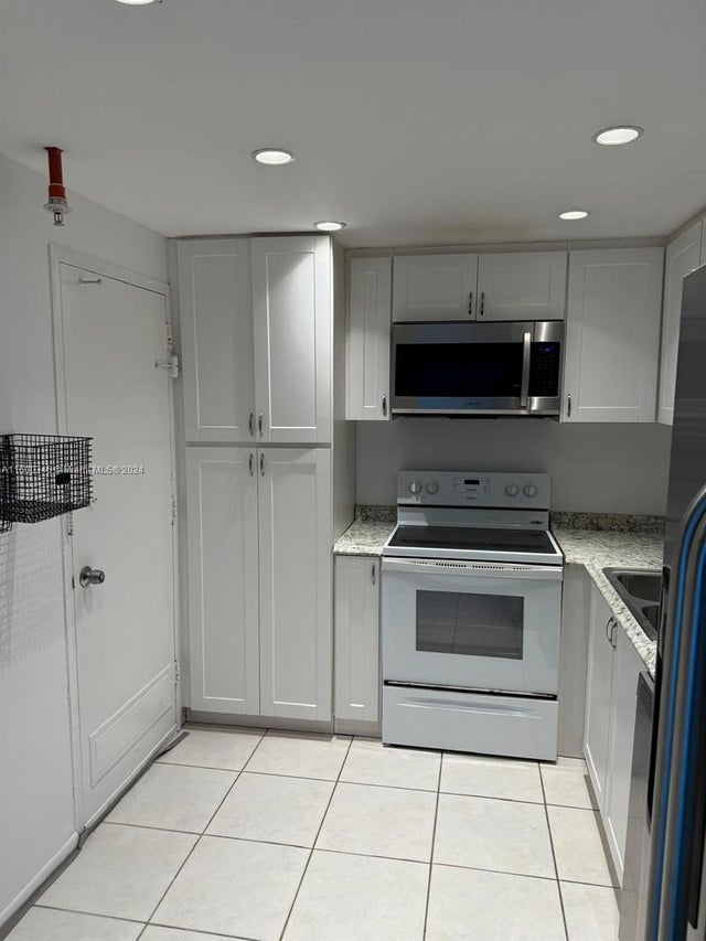 2 of 9 - 400 Kings Point Dr 719, Sunny Isles Beach, FL