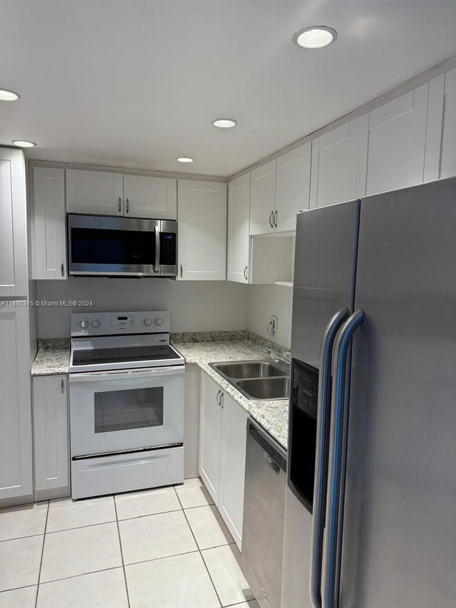 3 of 9 - 400 Kings Point Dr 719, Sunny Isles Beach, FL