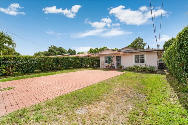 2 of 35 - 2245 Sw 62nd Ave, Miami, FL