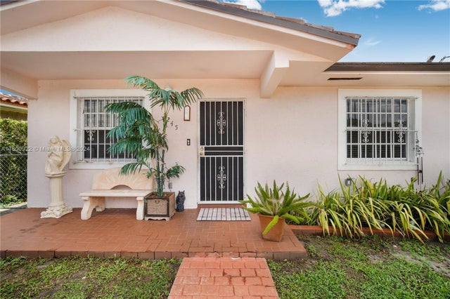 4 of 35 - 2245 Sw 62nd Ave, Miami, FL