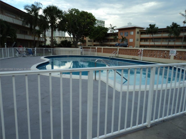 4 of 20 - 11855 Ne 19th Dr 5, North Miami, FL