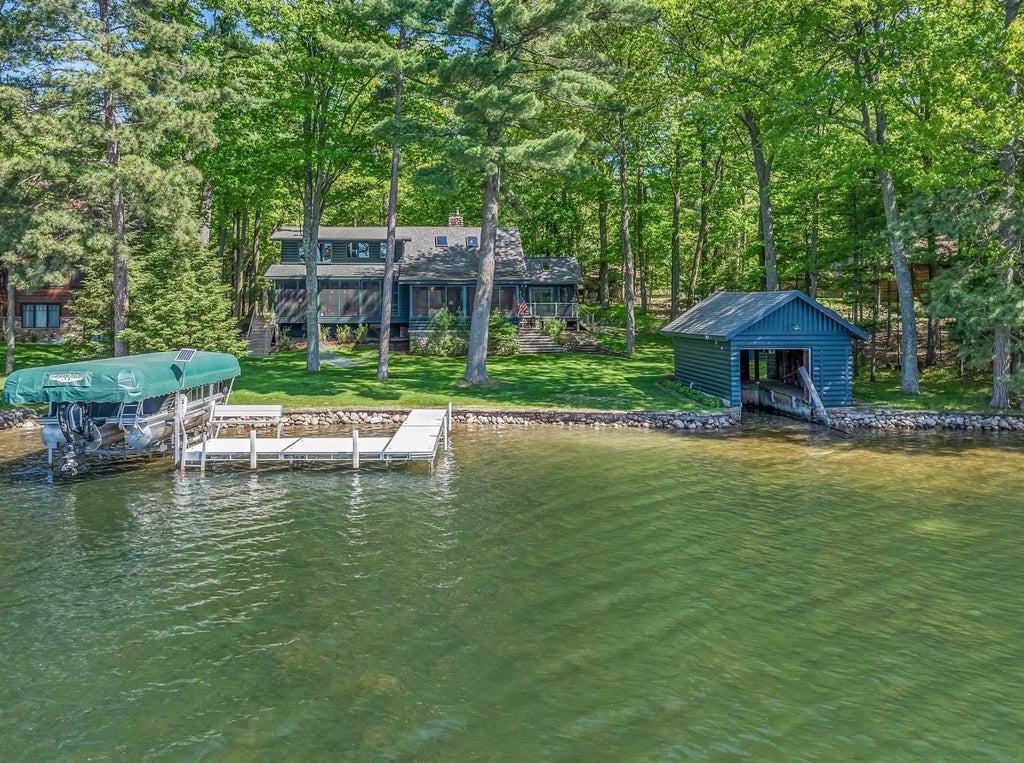 8247 Bassett Rd, Minocqua MLS 207175