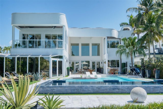 2 of 79 - 934 S Southlake Dr, Hollywood, FL