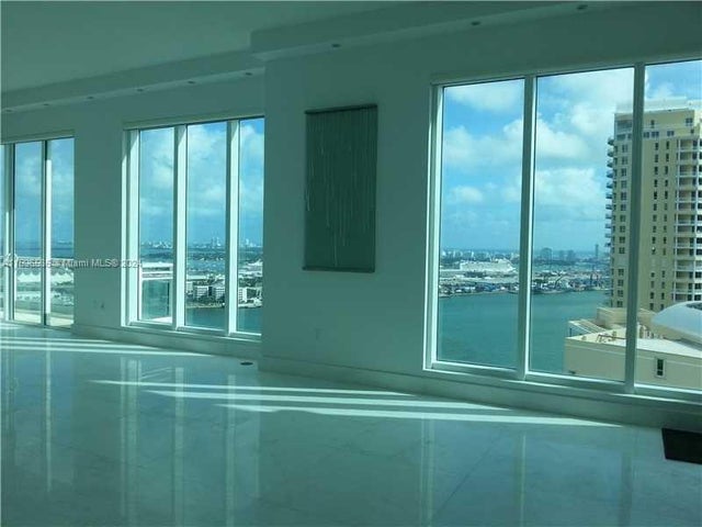 5 of 12 - 900 Brickell Key Blvd 2803, Miami, FL