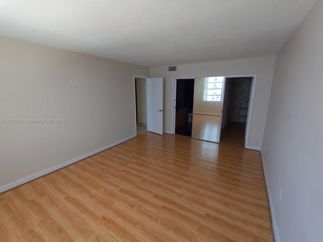 2 of 28 - 2780 Ne 183rd St 1402, Aventura, FL