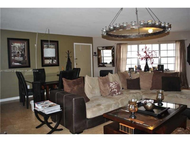 2 of 28 - 11855 Ne 19th Dr 1, North Miami, FL