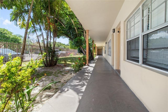 3 of 28 - 11855 Ne 19th Dr 1, North Miami, FL