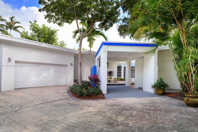 2 of 21 - 84 W Shore Dr, Coconut Grove, FL