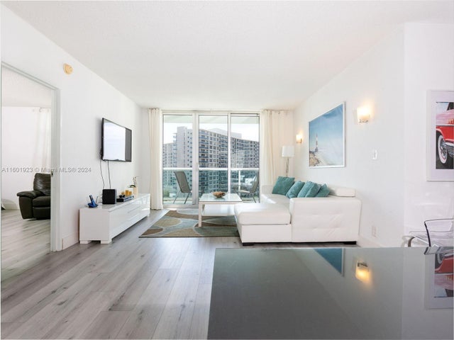 4 of 41 - 3901 S Ocean Dr 10p, Hollywood, FL