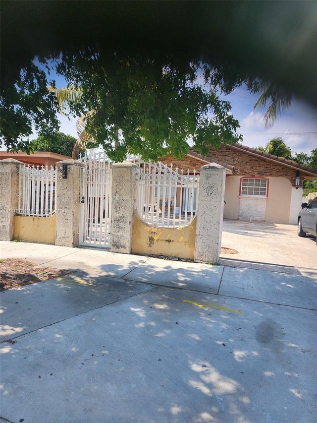 1 of 1 - 827 E 27th St, Hialeah, FL