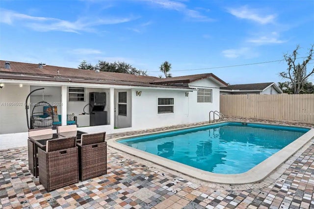 1 of 18 - 2340 N 66th Ter, Hollywood, FL