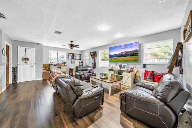 3 of 38 - 875 E 29th St, Hialeah, FL