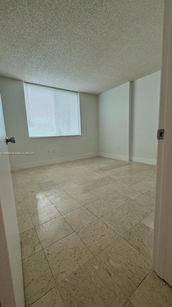 5 of 14 - 919 Hillcrest Dr 201, Hollywood, FL