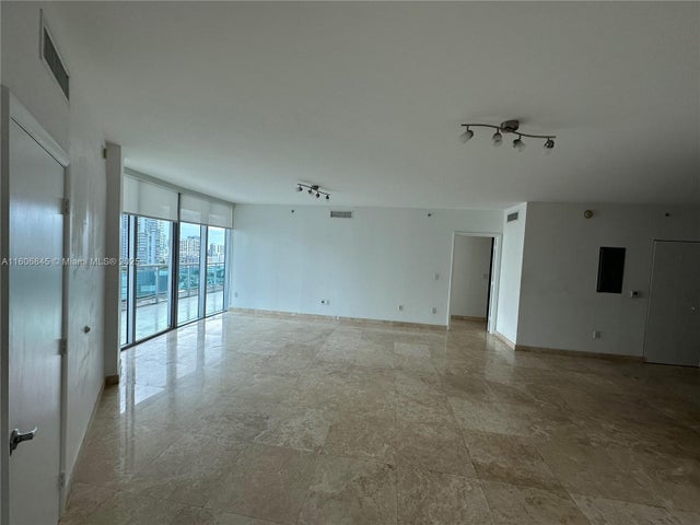 3 of 32 - 350 S Miami Ave 2302, Miami, FL