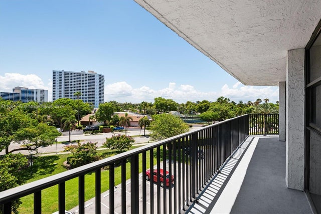 1 of 22 - 400 Leslie Dr 409, Hallandale Beach, FL