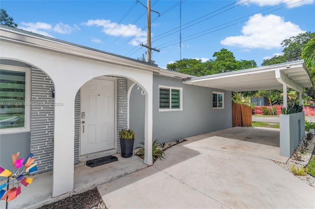 1 of 34 - 701 Nw 199th St, Miami Gardens, FL