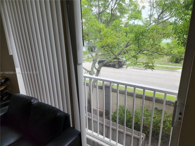 4 of 49 - 1945 Marsh Harbor Dr 1945, Riviera Beach, FL