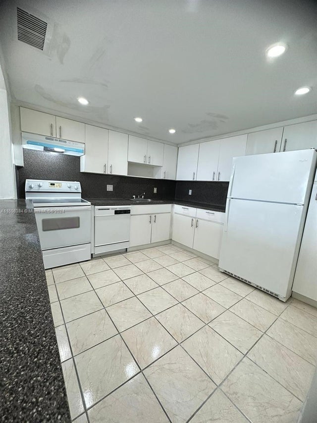 5 of 17 - 13499 Biscayne Blvd 1209, North Miami, FL